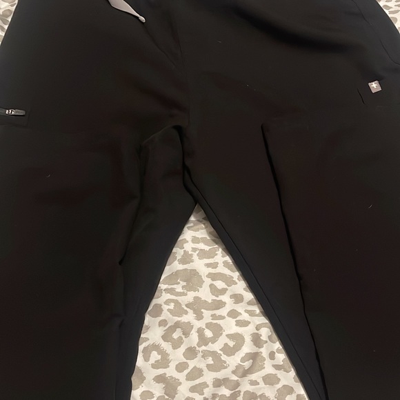 Figs womens yola and Rafaela large black set - Picture 6 of 6